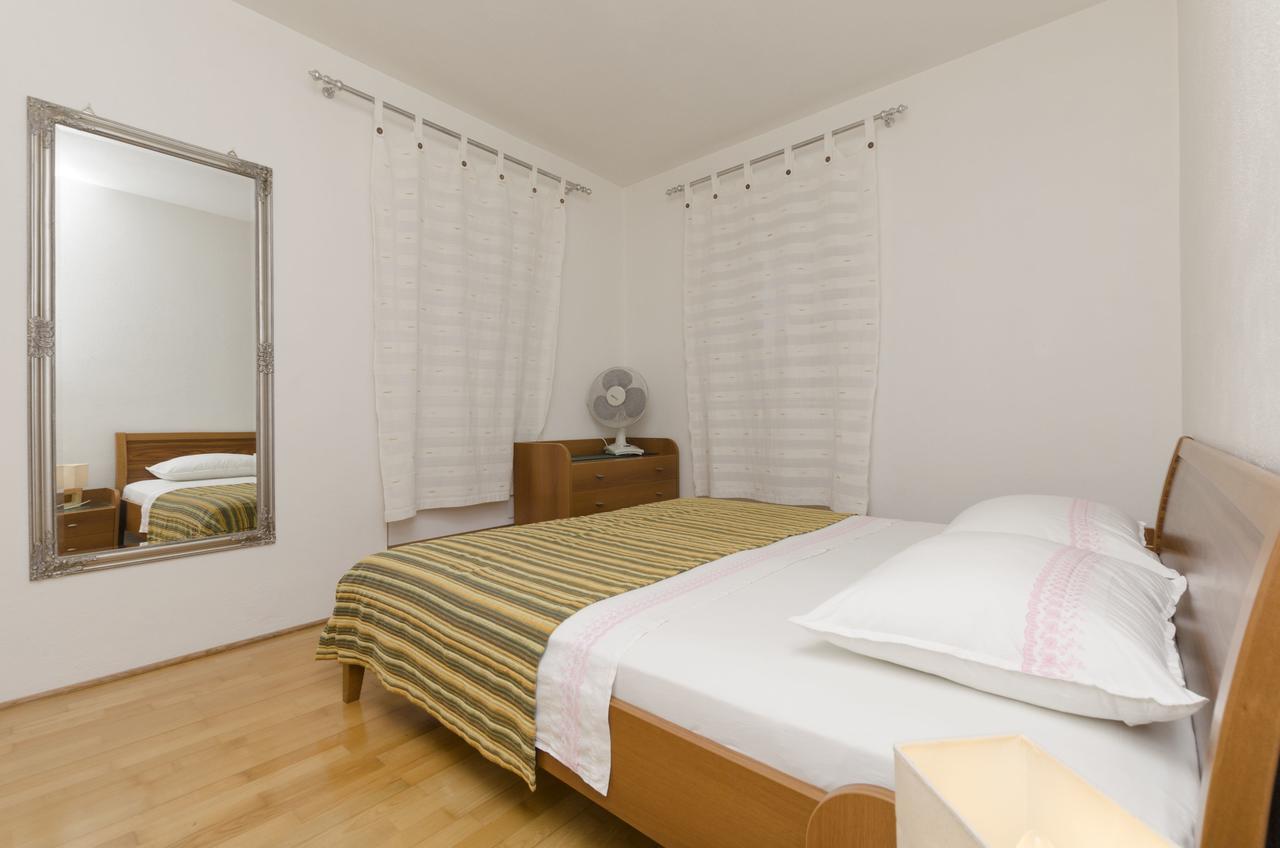 Apartments Jurica Postira Εξωτερικό φωτογραφία
